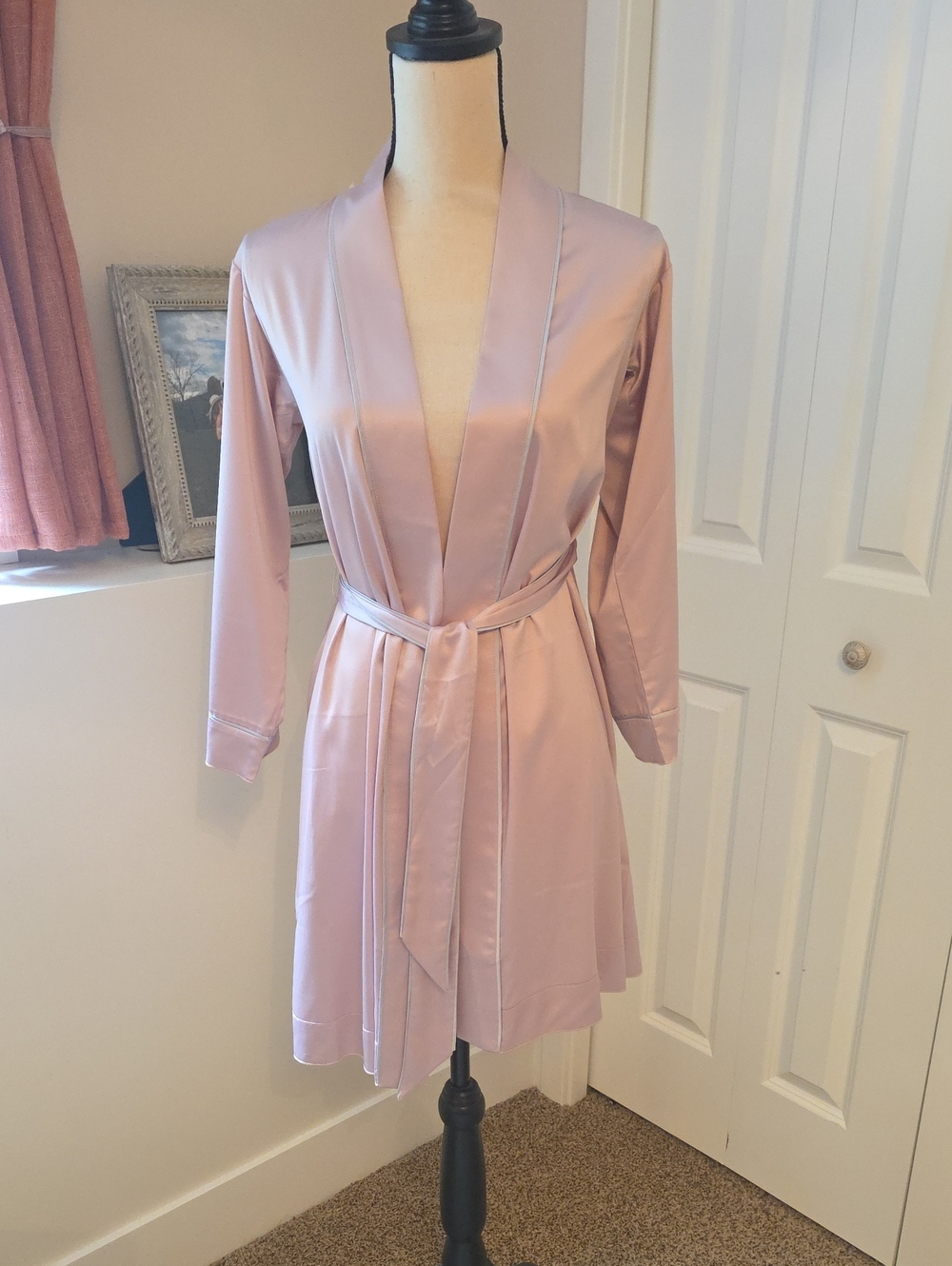 White House Black Market Blush Satin Wrap Robe with Tie